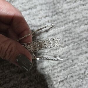 Elegant Silver Bracelet with Intricate Diamonds Design